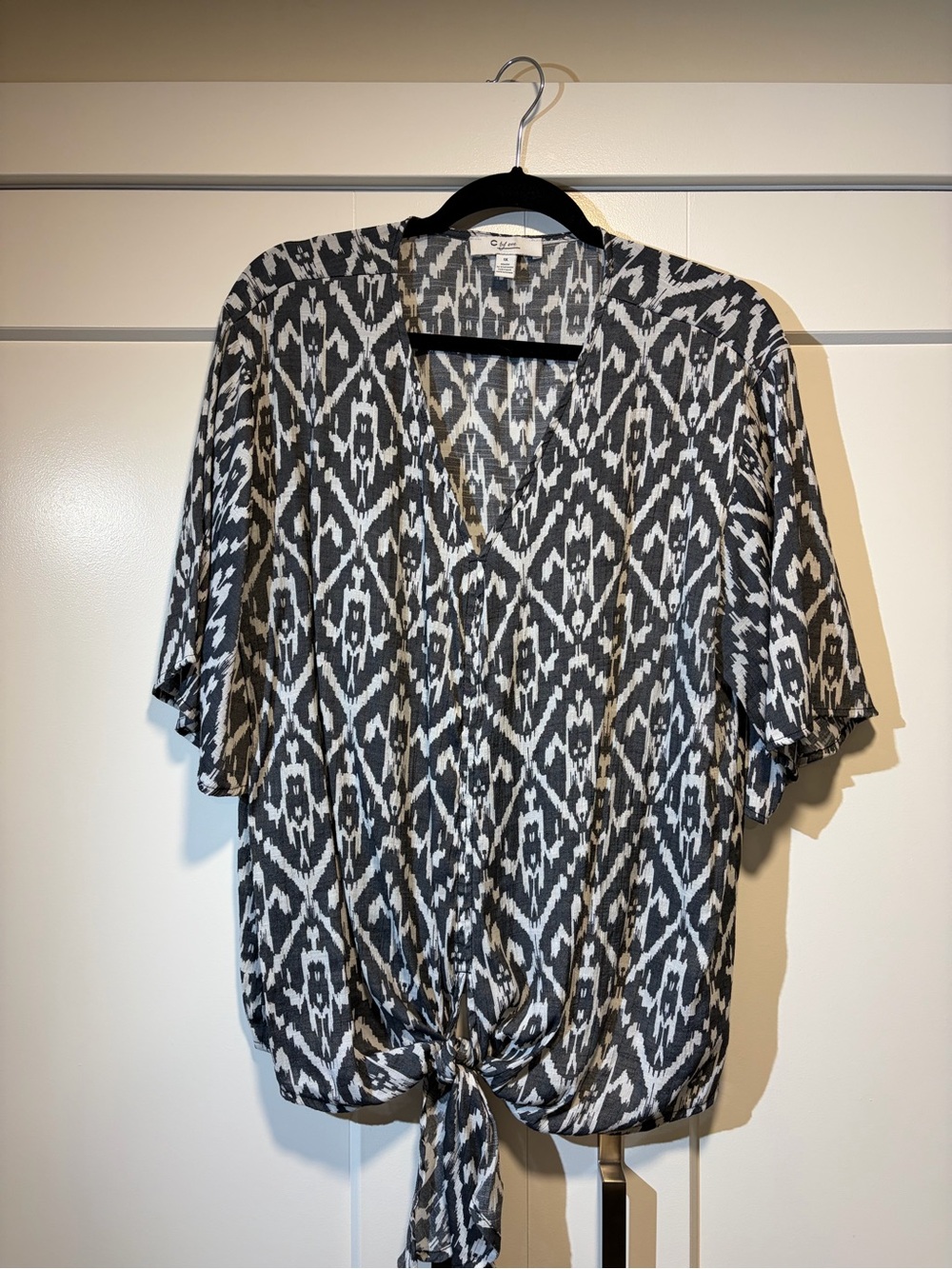 Chelsea & Violet Black and White Ikat Tie-Front Button Down Shirt